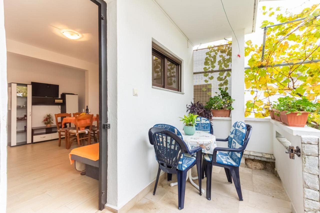 Apartments Sucur With Terrace Башка Экстерьер фото